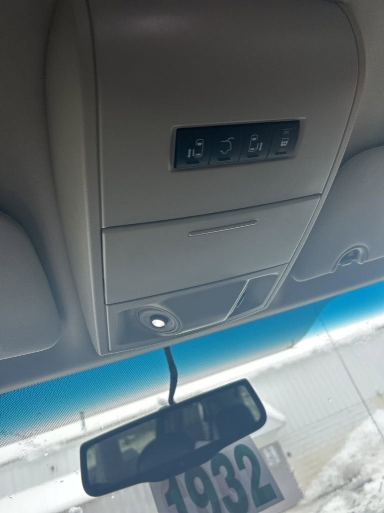 2013 Chrysler Town & Country Touring-L