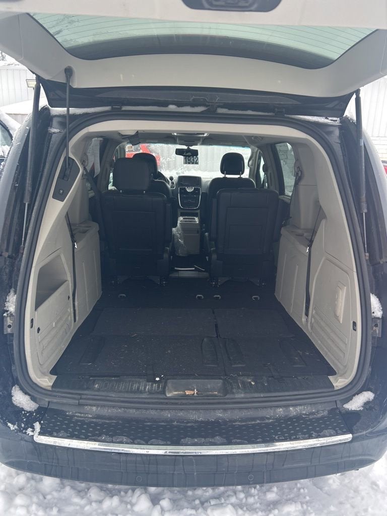 2013 Chrysler Town & Country Touring-L