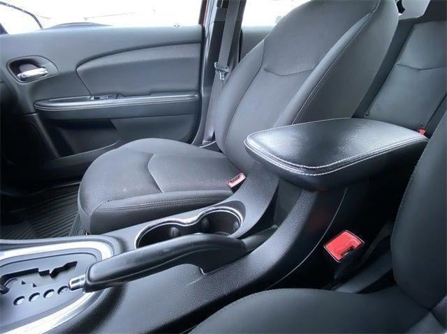 2012 Dodge Avenger SE