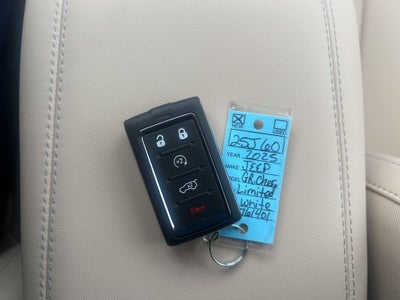 2025 Jeep Grand Cherokee GRAND CHEROKEE LIMITED 4X4