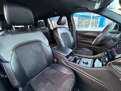 2024 Jeep Grand Cherokee L Altitude 4x4