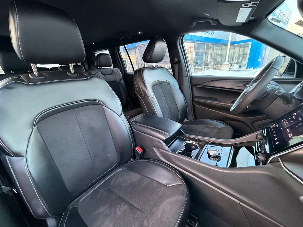 2024 Jeep Grand Cherokee L Altitude 4x4