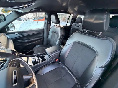 2024 Jeep Grand Cherokee L Altitude 4x4