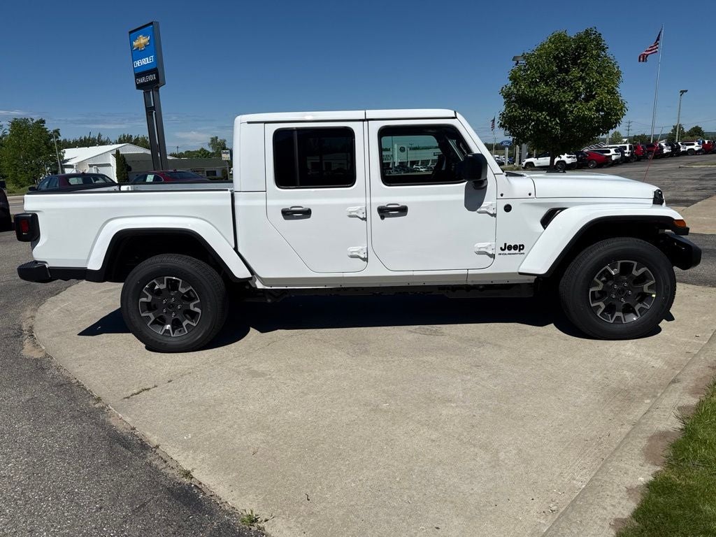 2026 Jeep Gladiator GLADIATOR SAHARA 4X4