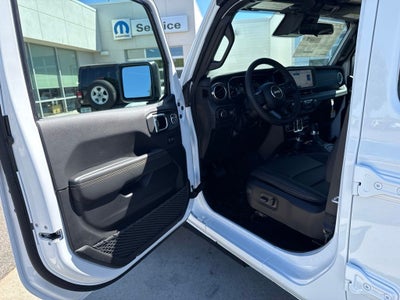2026 Jeep Gladiator GLADIATOR SAHARA 4X4