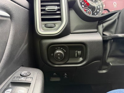 2022 RAM 1500 Big Horn Crew Cab 4x4 5'7' Box