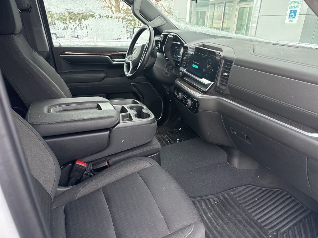 2022 Chevrolet Silverado 1500 4WD Crew Cab Short Bed LT with 2FL