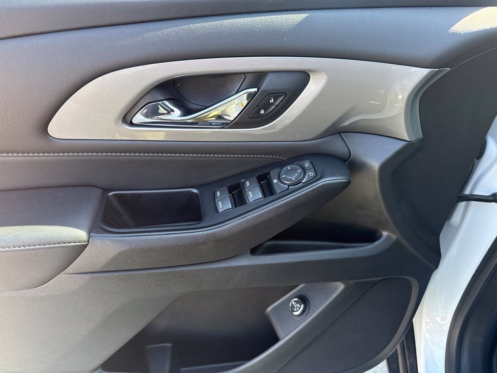2023 Chevrolet Traverse AWD LT Cloth