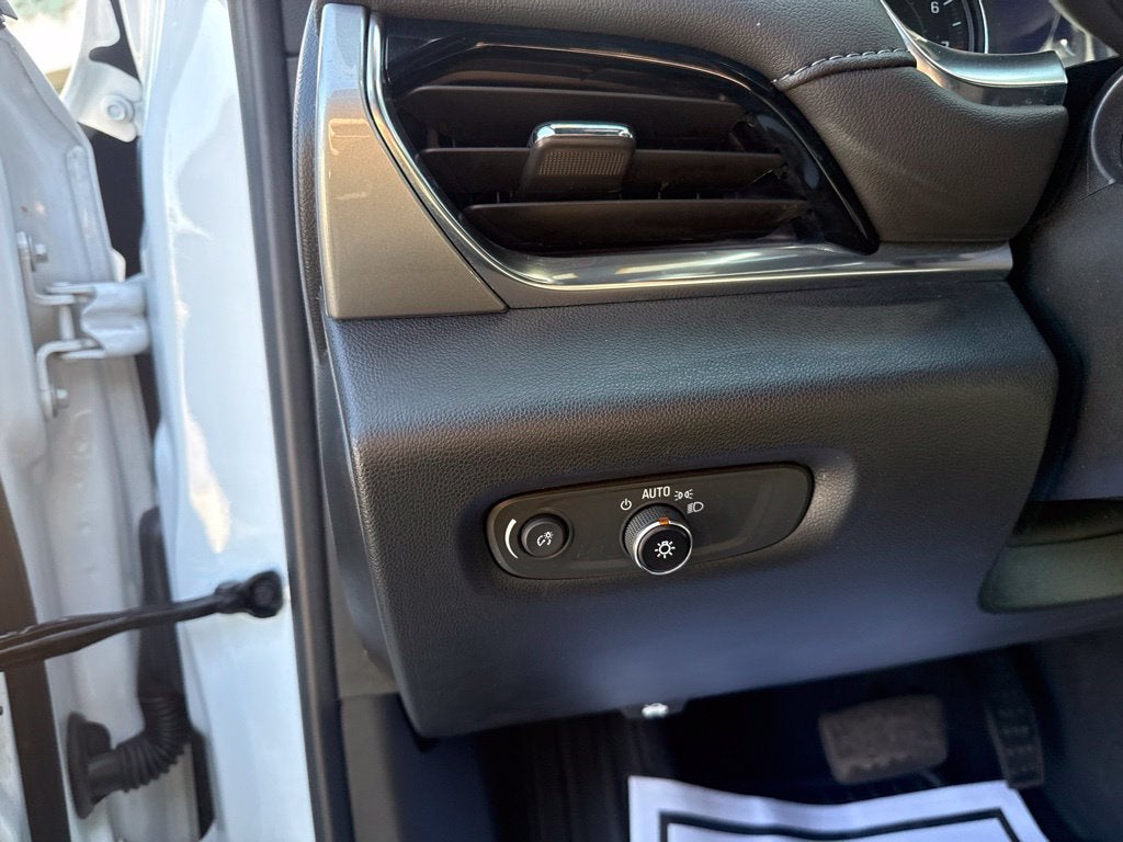 2023 Chevrolet Traverse AWD LT Cloth
