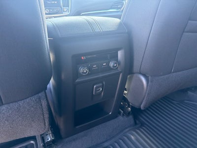 2023 Chevrolet Traverse AWD LT Cloth