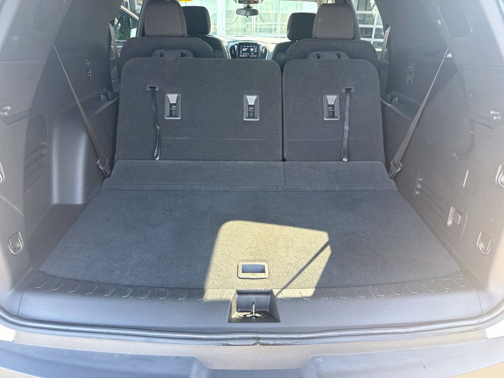 2023 Chevrolet Traverse AWD LT Cloth