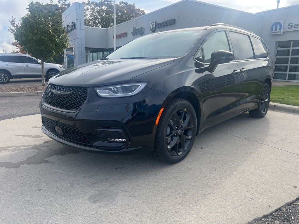 2026 Chrysler Pacifica PACIFICA SELECT AWD