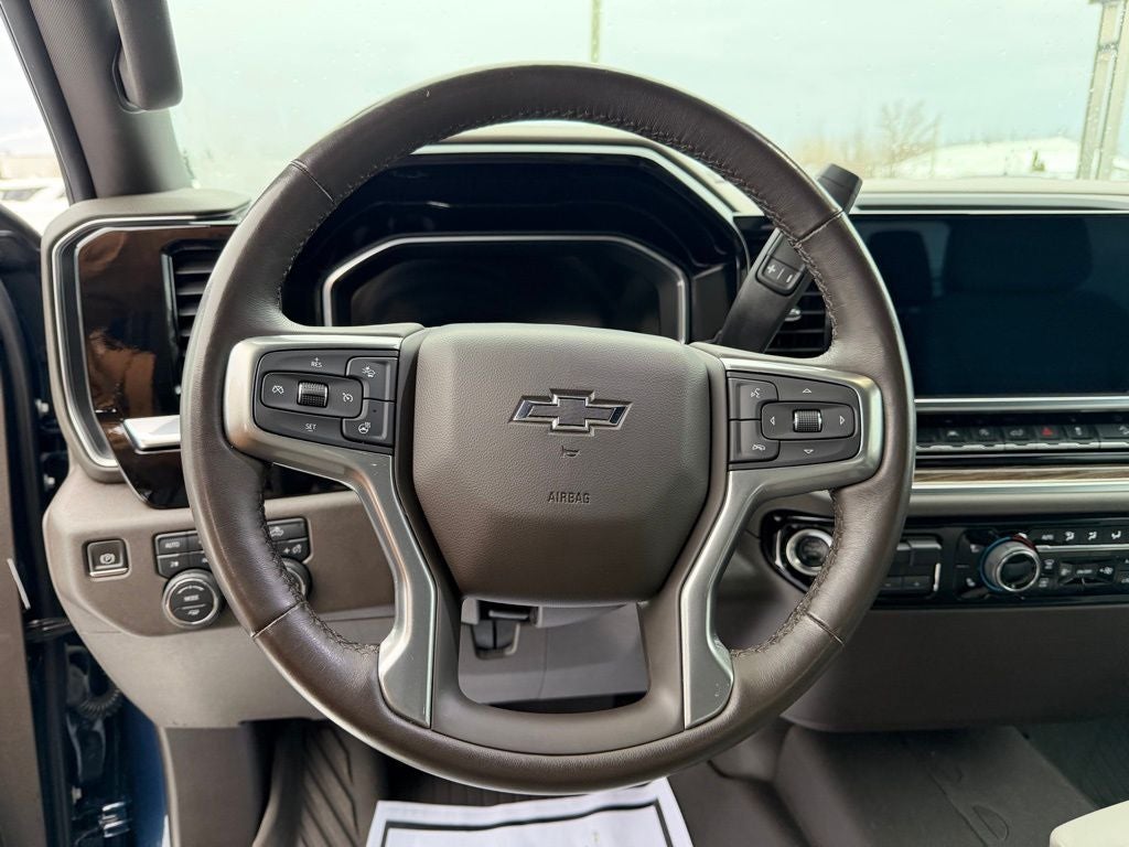 2022 Chevrolet Silverado 1500 4WD Crew Cab Short Bed RST