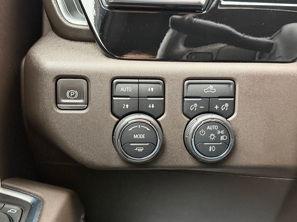 2022 Chevrolet Silverado 1500 4WD Crew Cab Short Bed RST