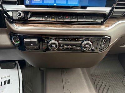 2022 Chevrolet Silverado 1500 4WD Crew Cab Short Bed RST