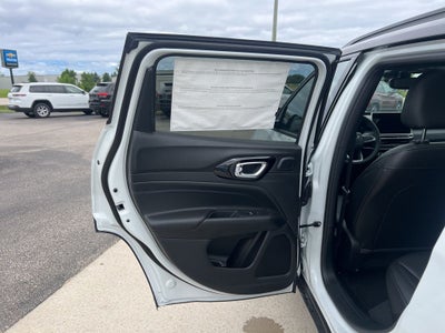 2025 Jeep Compass COMPASS LIMITED 4X4