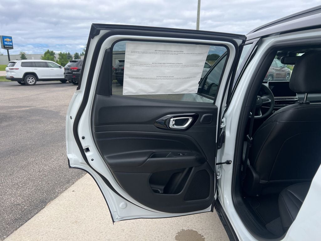 2025 Jeep Compass COMPASS LIMITED 4X4