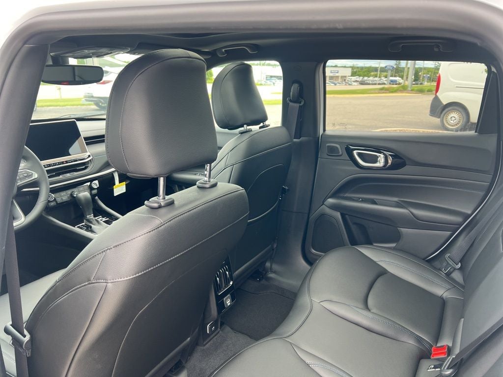 2025 Jeep Compass COMPASS LIMITED 4X4