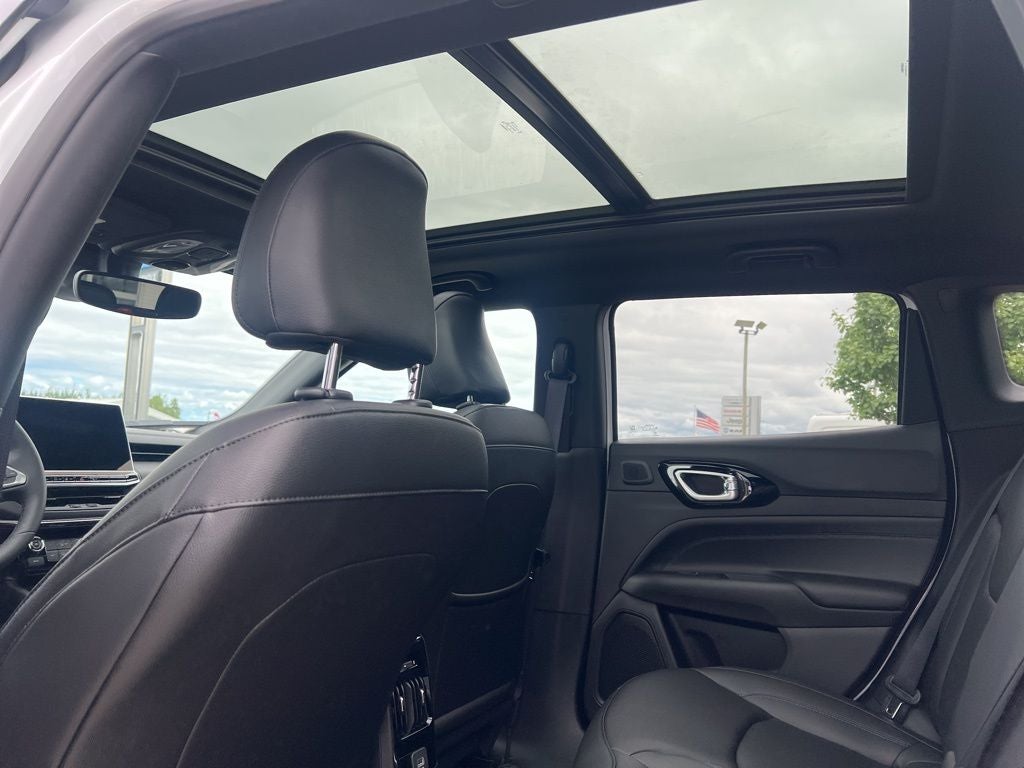 2025 Jeep Compass COMPASS LIMITED 4X4