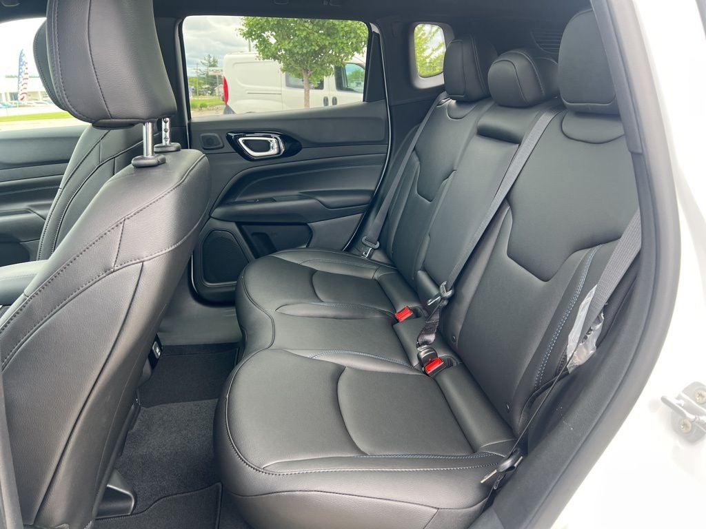 2025 Jeep Compass COMPASS LIMITED 4X4