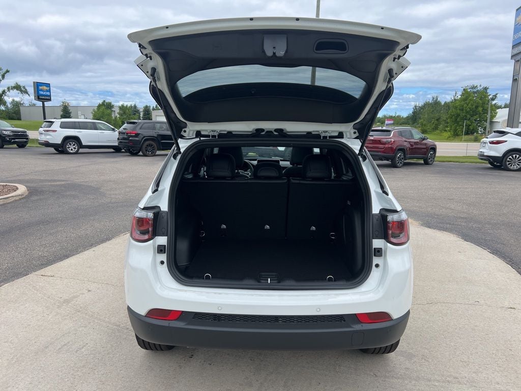 2025 Jeep Compass COMPASS LIMITED 4X4