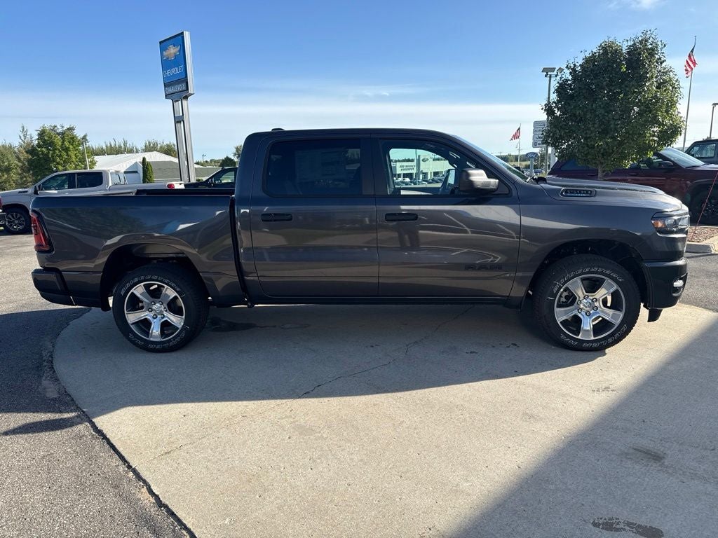 2026 RAM Ram 1500 RAM 1500 EXPRESS CREW CAB 4X4 5'7' BOX